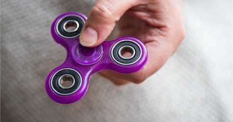 Qué es el fidget spinner, el juguete que fascina a los niños y por qué está causando tanta controversia