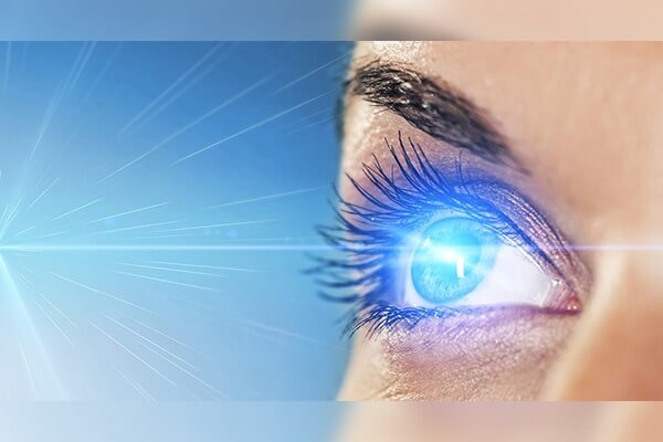 Tratamiento de un desgarramiento o desprendimiento de la retina